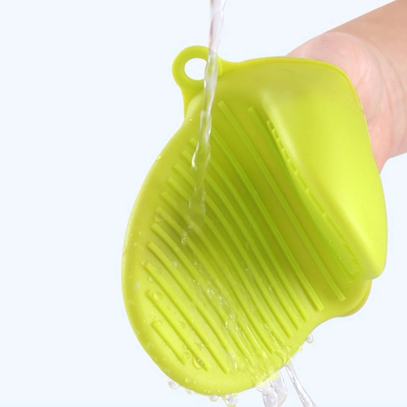 oven mitts and potholders